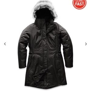 The Northface women’s Artic parka coat Black XXL